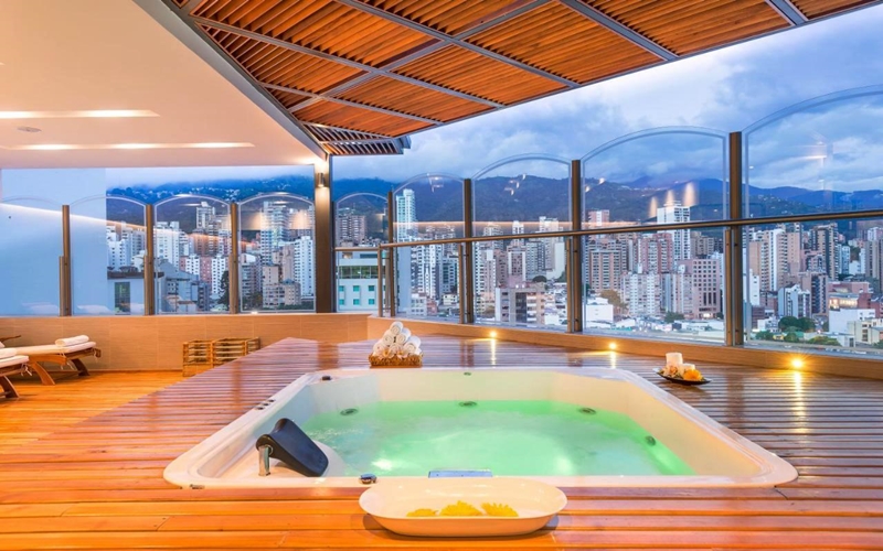 Hotel Dann Carlton Bucaramanga pool
